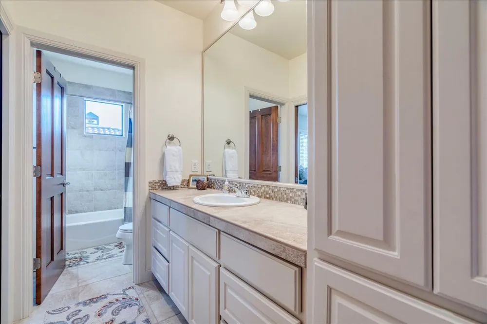 13 Borello Drive Austin, TX 78738