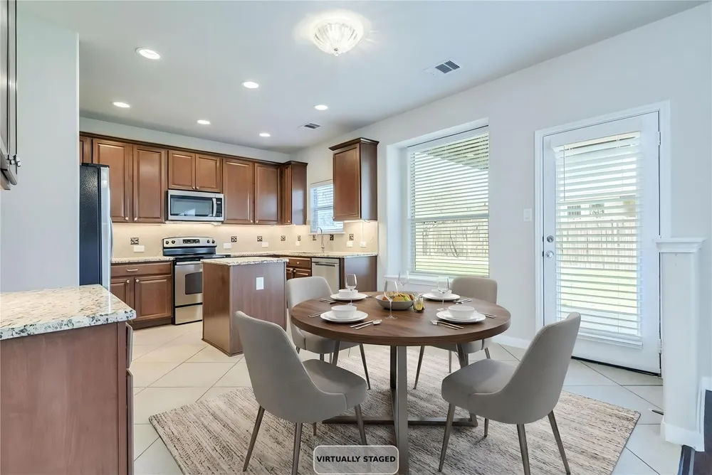 17708 Linkhill Drive Dripping Springs, TX 78620