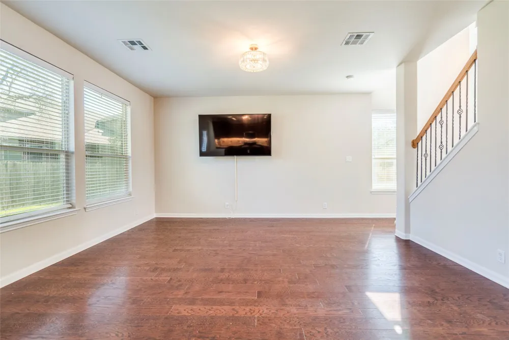 17708 Linkhill Drive Dripping Springs, TX 78620