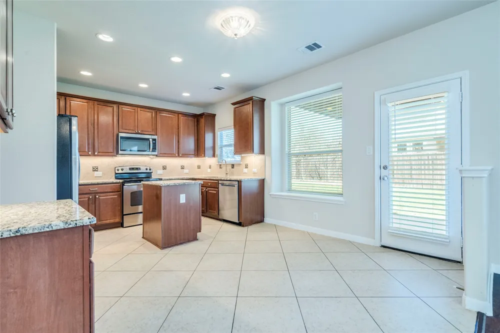 17708 Linkhill Drive Dripping Springs, TX 78620