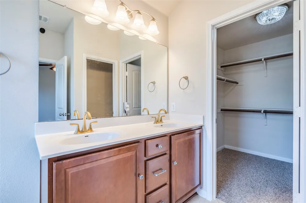 17708 Linkhill Drive Dripping Springs, TX 78620