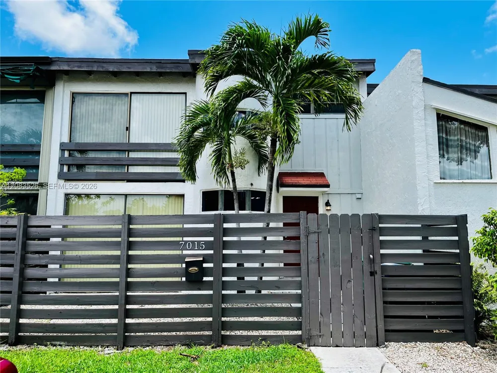 7015 SW 111th Pl Miami, FL 33173