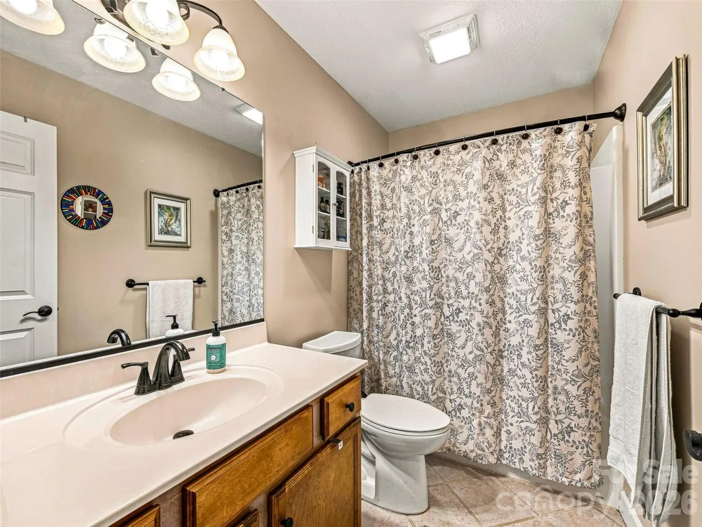 16 Jennlynn Drive Arden, NC 28704