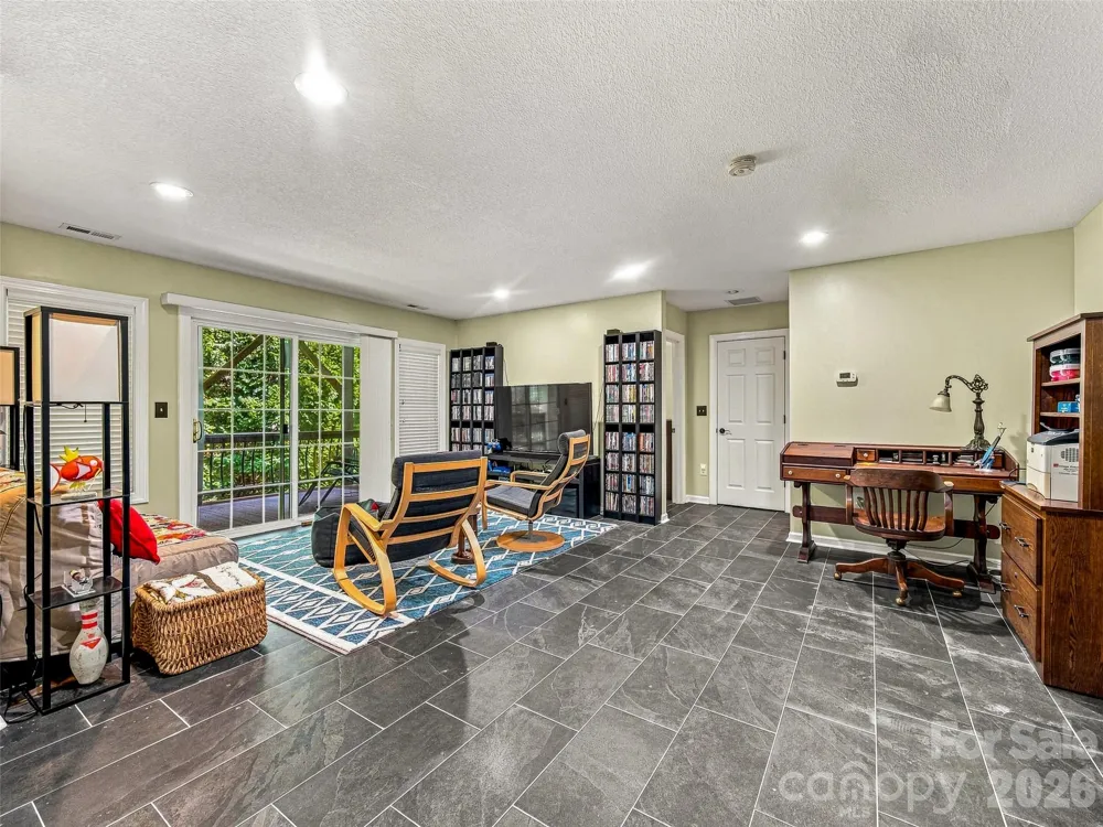 16 Jennlynn Drive Arden, NC 28704