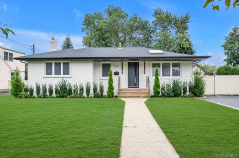 109 Nassau Drive