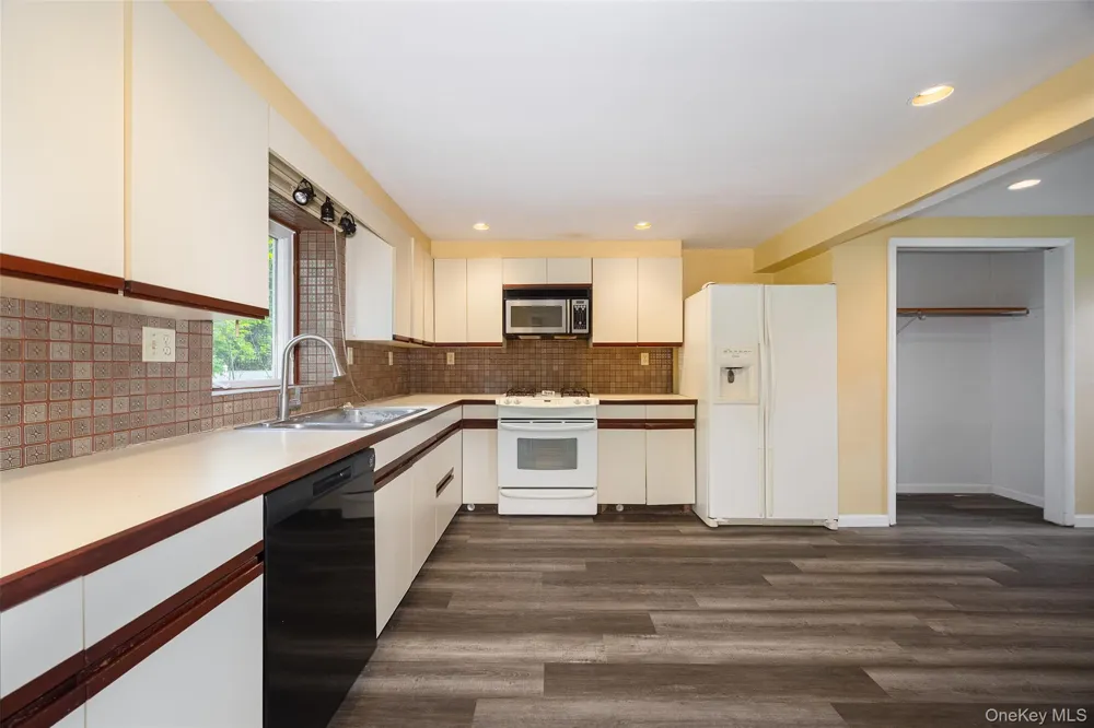 19 Tor Road Wappingers Falls, NY 12590