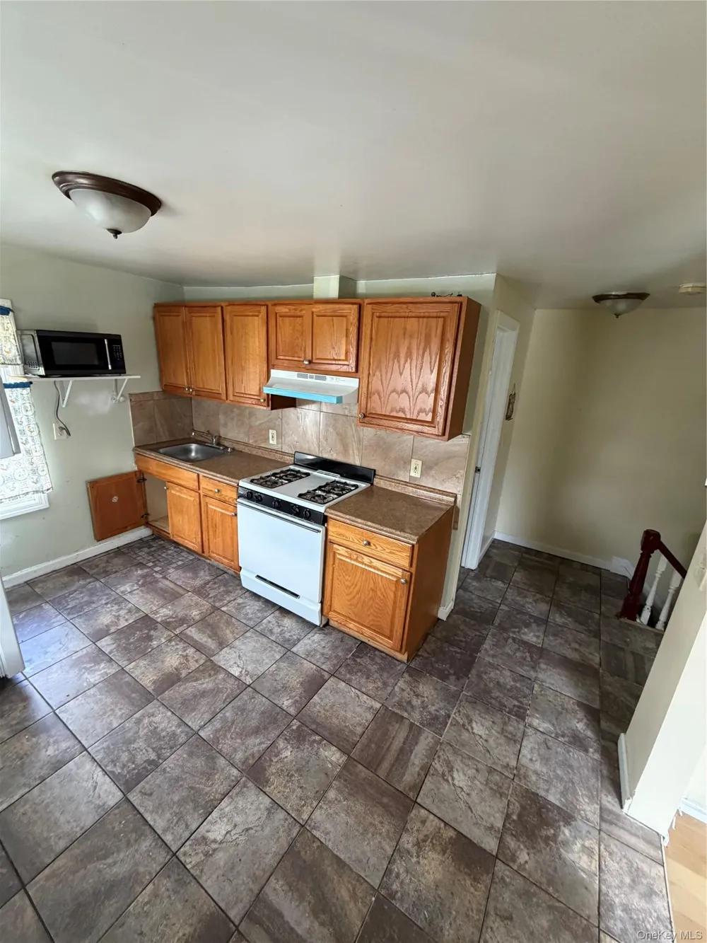 10 Fiske Place Uniondale, NY 11553