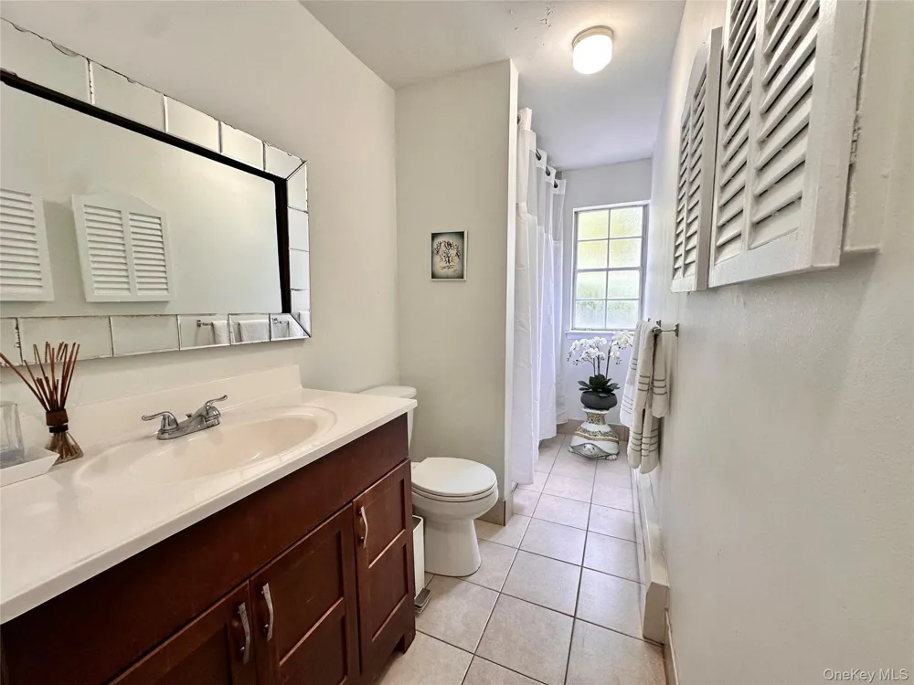 704 Towne House Village #704 Hauppauge, NY 11749