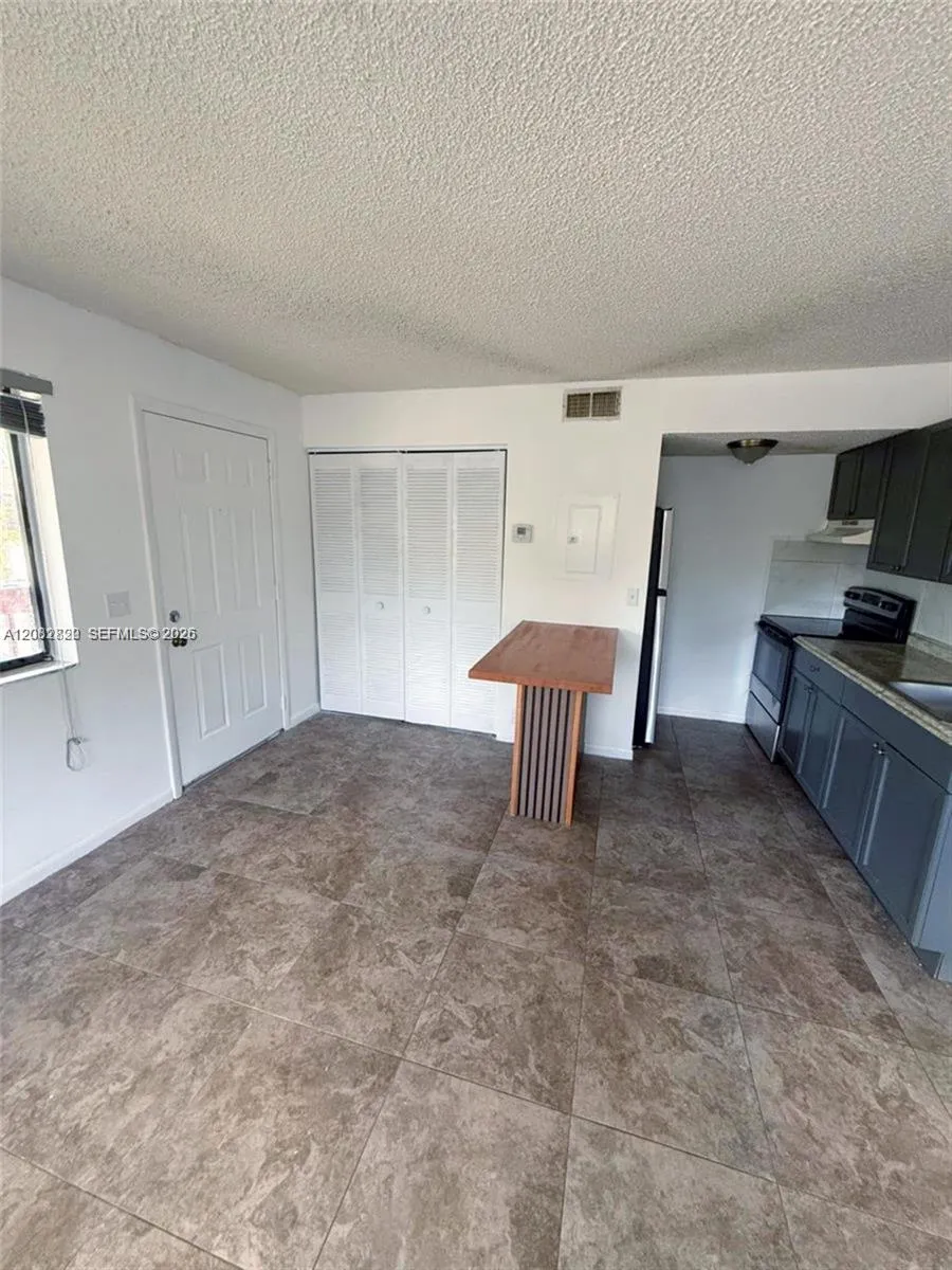 2070 NW 43rd Ter #6 Lauderhill, FL 33313