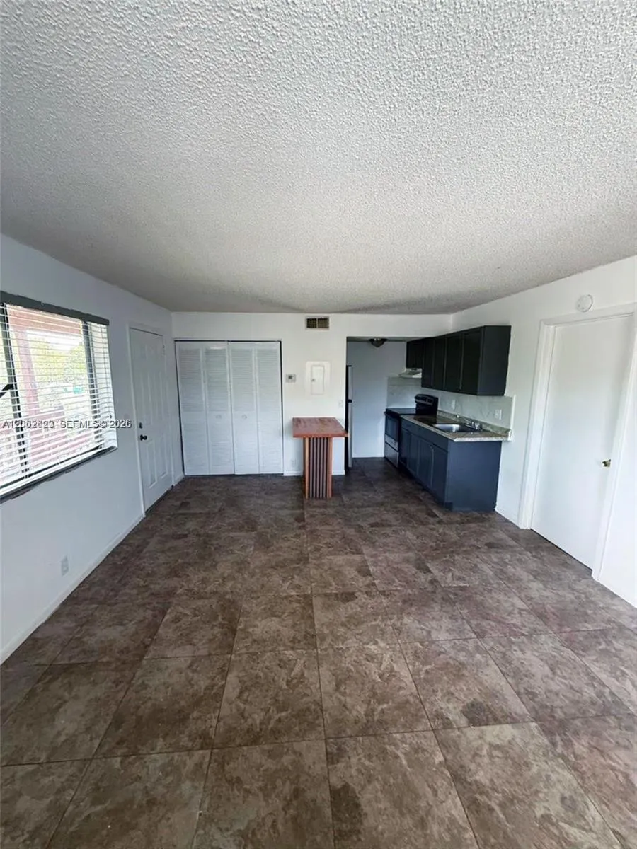 2070 NW 43rd Ter #6 Lauderhill, FL 33313