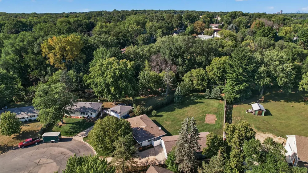 4500 Nord Drive Bloomington, MN 55437