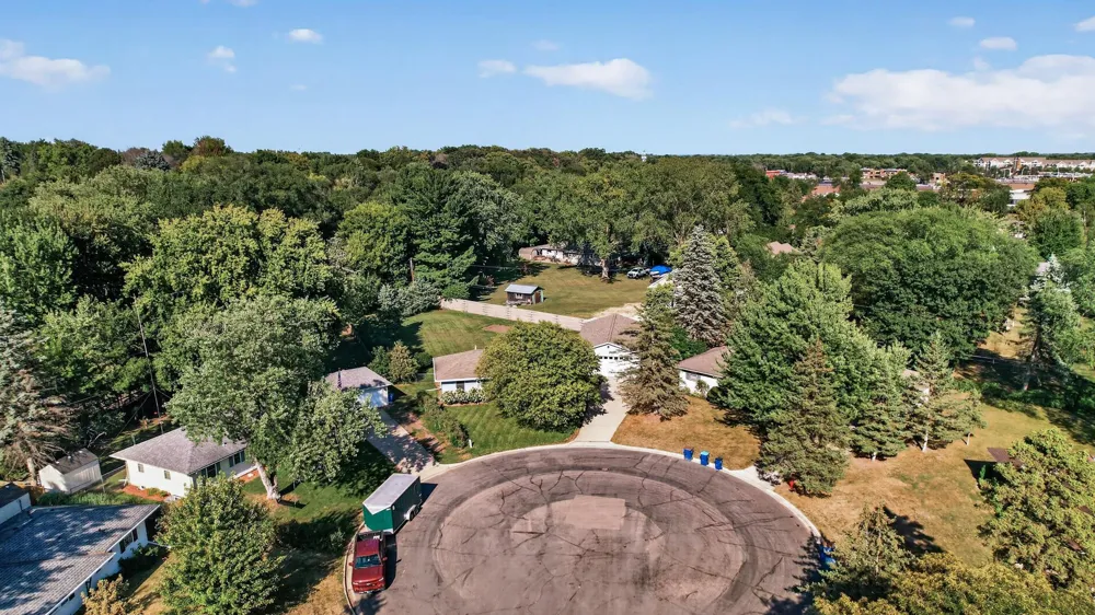 4500 Nord Drive Bloomington, MN 55437