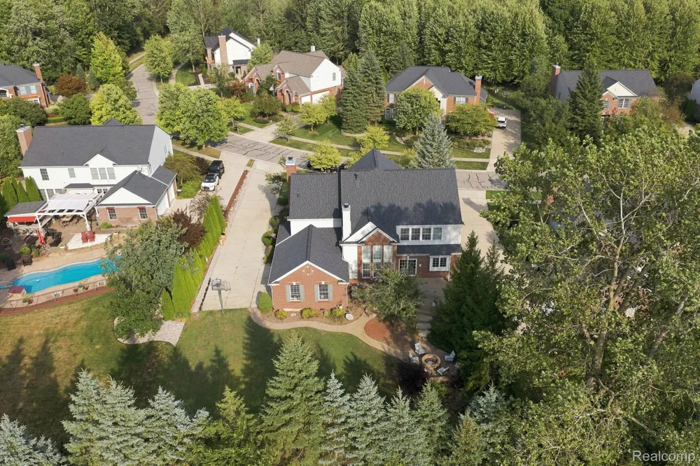 48645 Antique Road Canton Charter Township, MI 48187