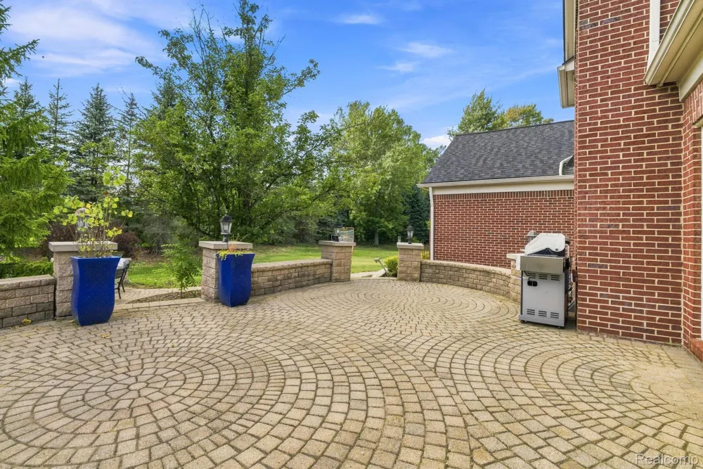 48645 Antique Road Canton Charter Township, MI 48187