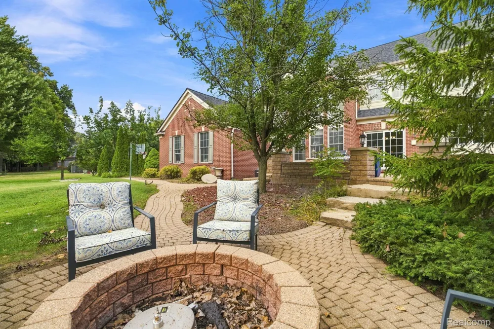 48645 Antique Road Canton Charter Township, MI 48187