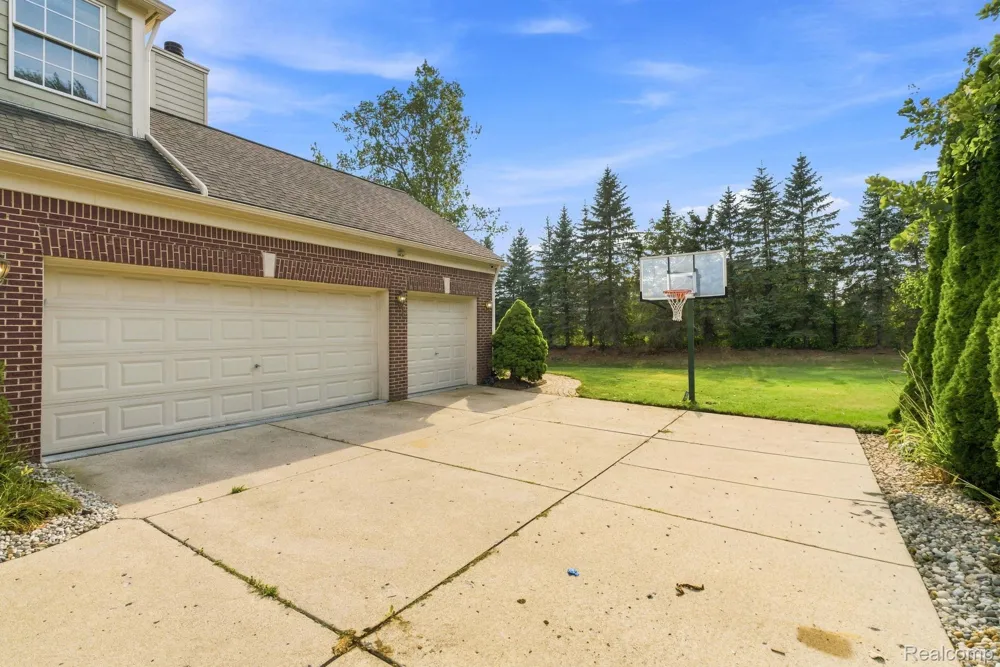 48645 Antique Road Canton Charter Township, MI 48187