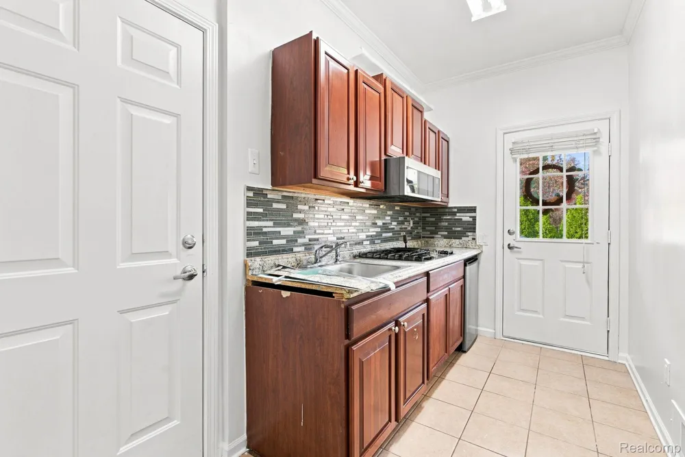 48645 Antique Road Canton Charter Township, MI 48187