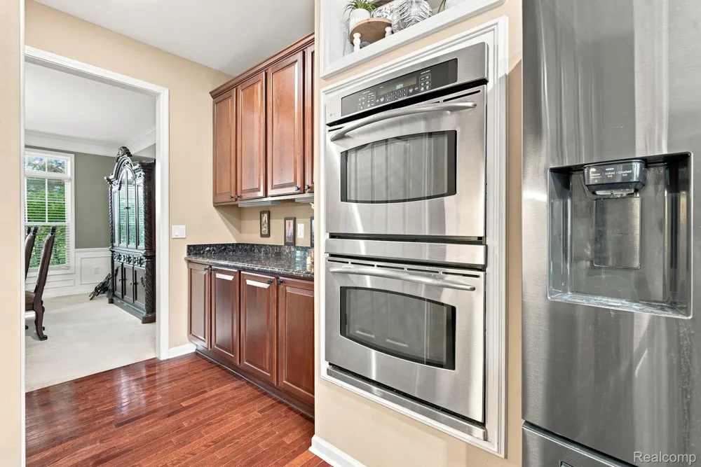 48645 Antique Road Canton Charter Township, MI 48187
