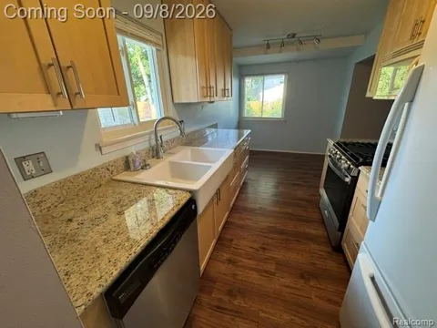 3224 WOODLAND AVENUE