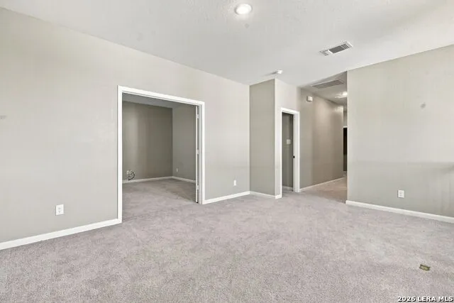 4902 Village Park Marion, TX 78124
