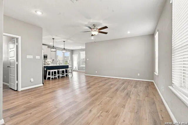 4902 Village Park Marion, TX 78124
