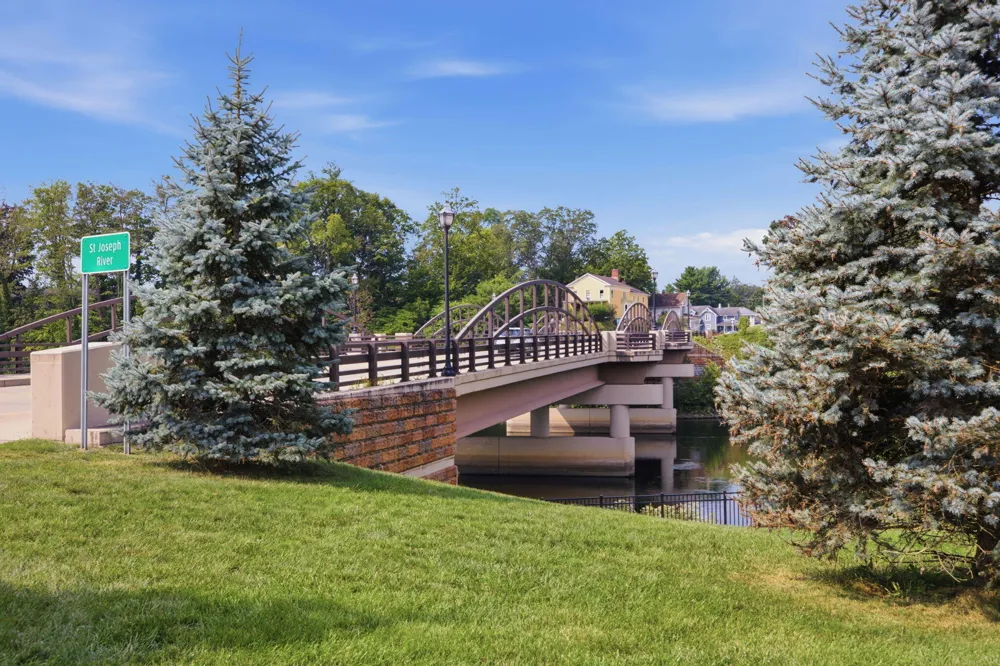 511 Oak Street Niles, MI 49120