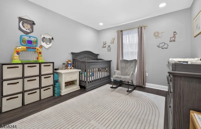 68 SASSAFRAS COURT North Brunswick, NJ 08902