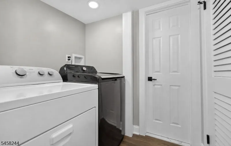68 SASSAFRAS COURT North Brunswick, NJ 08902