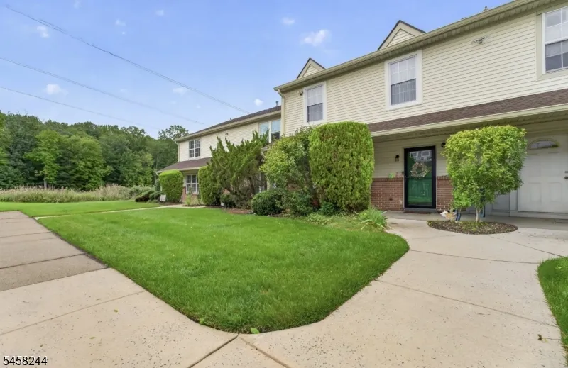 68 SASSAFRAS COURT North Brunswick, NJ 08902