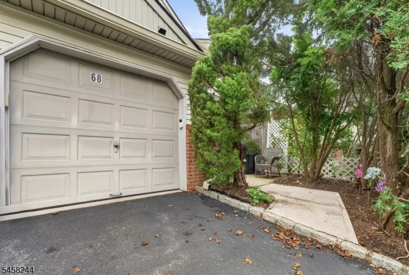 68 SASSAFRAS COURT North Brunswick, NJ 08902