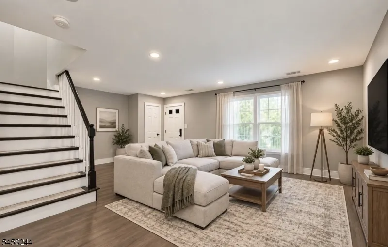 68 SASSAFRAS COURT North Brunswick, NJ 08902