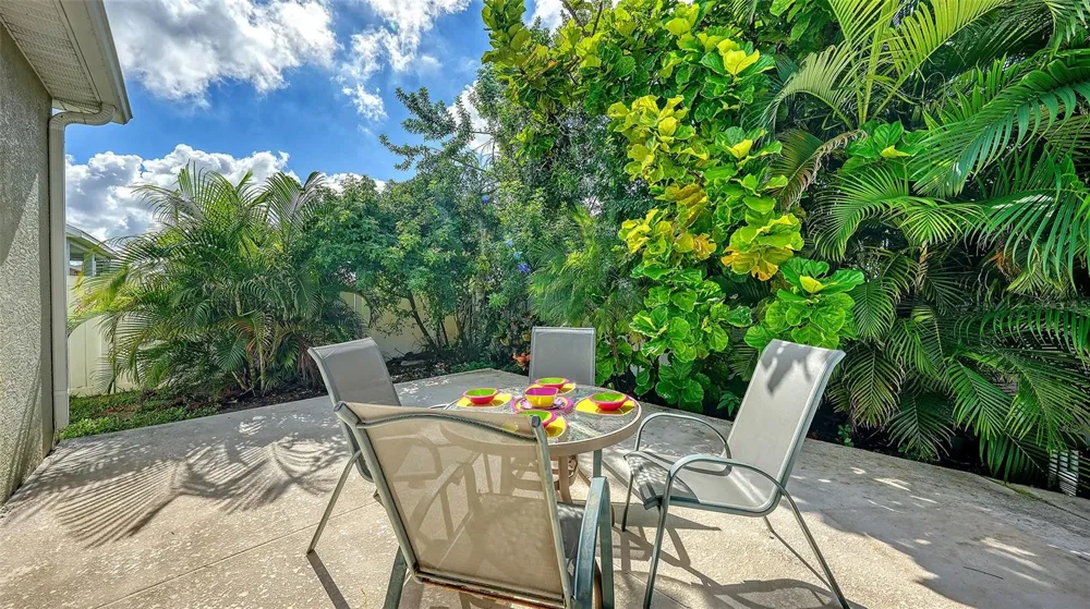 5308 52ND AVENUE W Bradenton, FL 34210