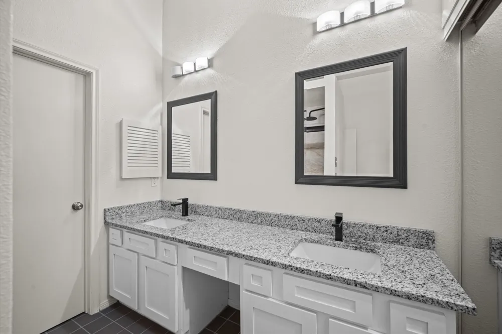 13 Lakeridge Drive Spring, TX 77381