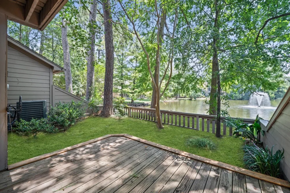 13 Lakeridge Drive Spring, TX 77381