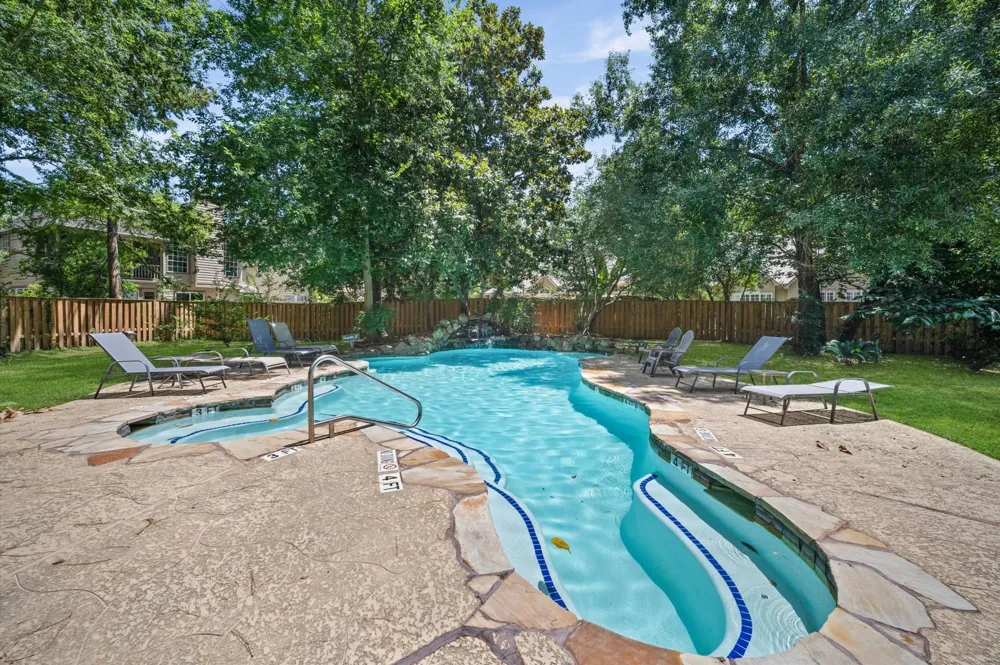 13 Lakeridge Drive Spring, TX 77381