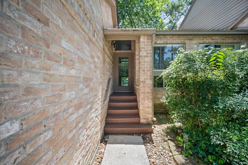 13 Lakeridge Drive Spring, TX 77381