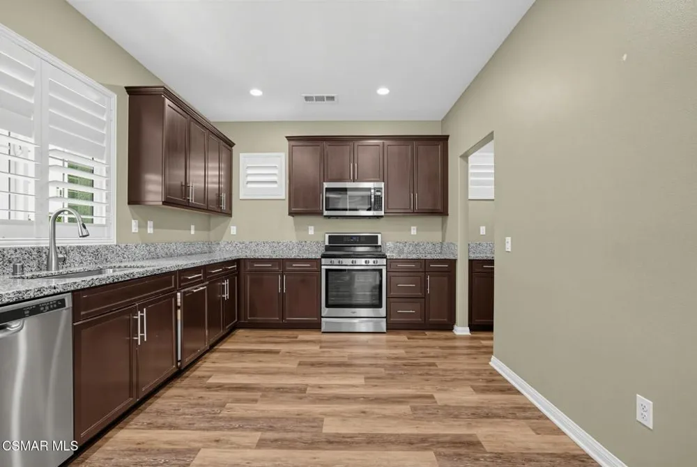 27470 Poppy Court Saugus, CA 91350