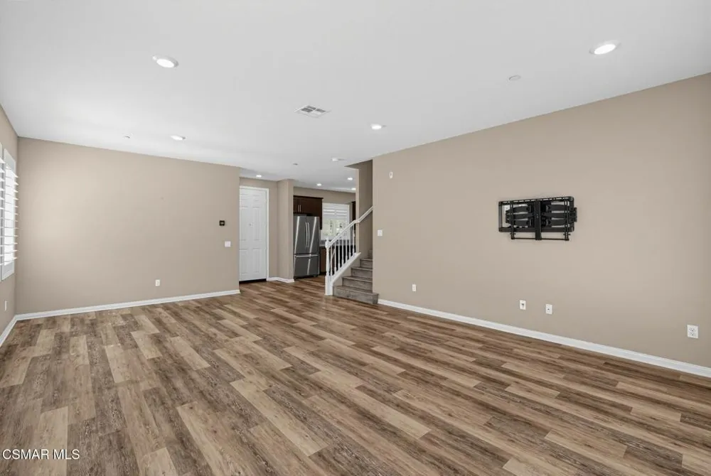 27470 Poppy Court Saugus, CA 91350