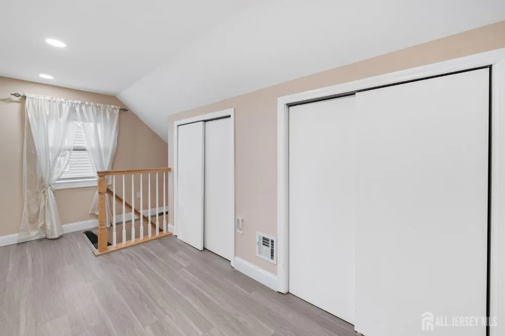 296 Saint James Avenue Woodbridge Proper, NJ 07095