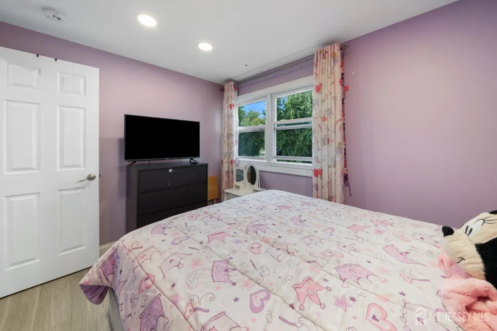 296 Saint James Avenue Woodbridge Proper, NJ 07095