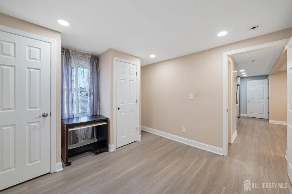 296 Saint James Avenue Woodbridge Proper, NJ 07095