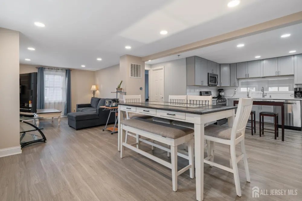 296 Saint James Avenue Woodbridge Proper, NJ 07095