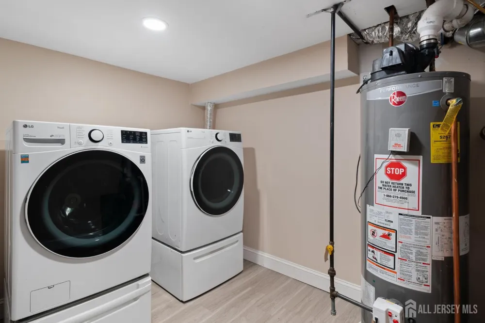 296 Saint James Avenue Woodbridge Proper, NJ 07095