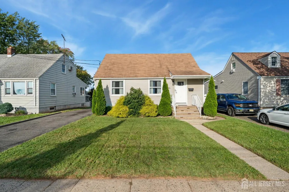 296 Saint James Avenue Woodbridge Proper, NJ 07095