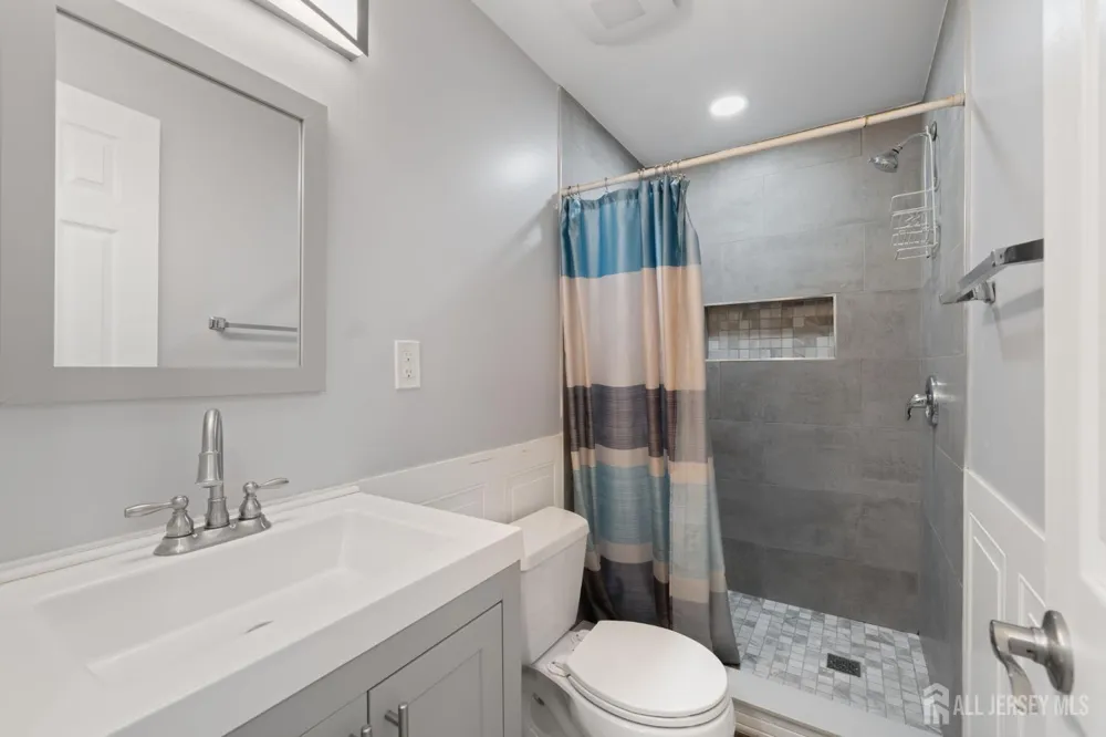 296 Saint James Avenue Woodbridge Proper, NJ 07095