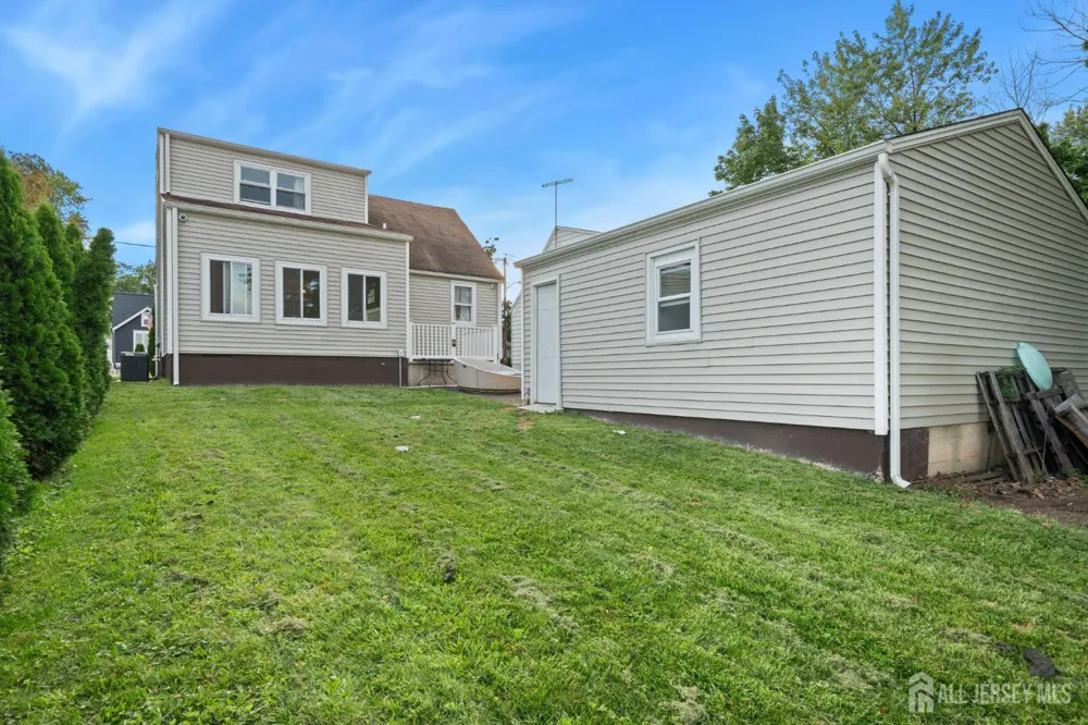 296 Saint James Avenue Woodbridge Proper, NJ 07095