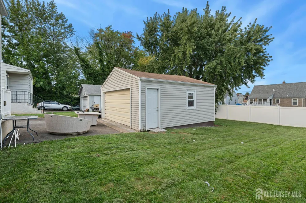 296 Saint James Avenue Woodbridge Proper, NJ 07095