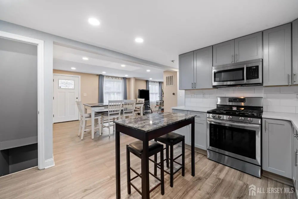 296 Saint James Avenue Woodbridge Proper, NJ 07095