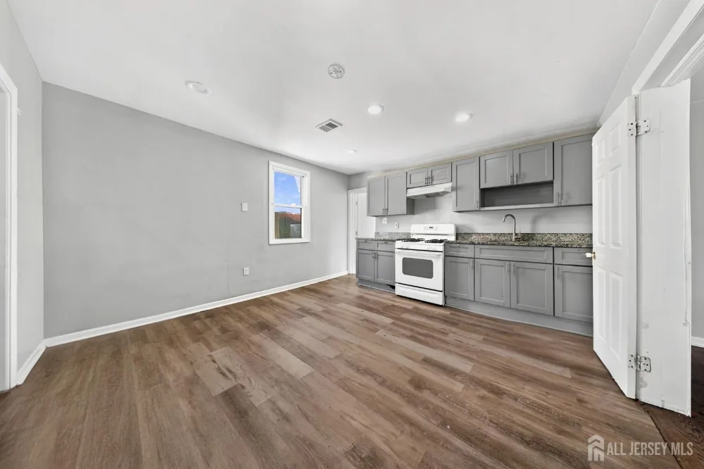 133 Smith Street #2 Elizabeth, NJ 07201