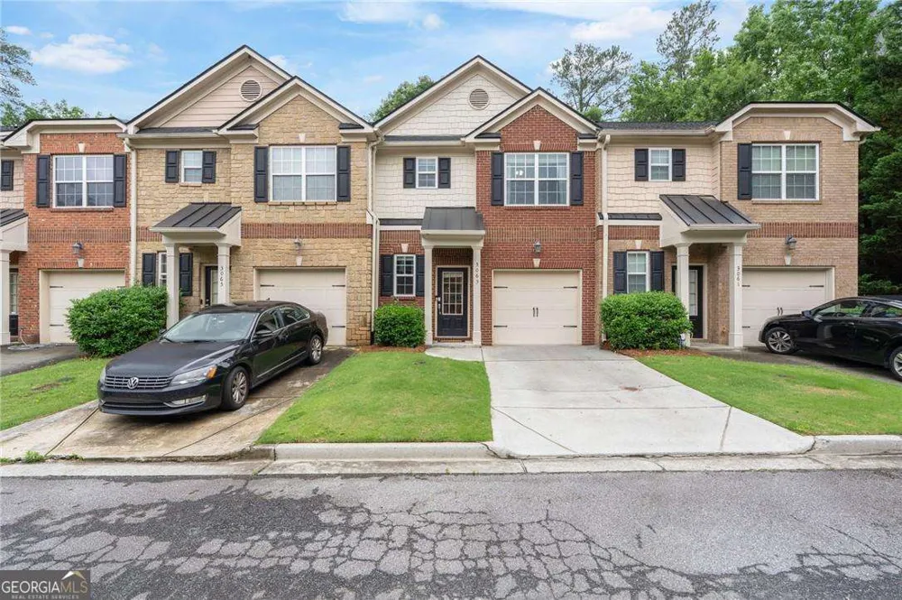 3063 Thornbury TRCE Atlanta, GA 30360
